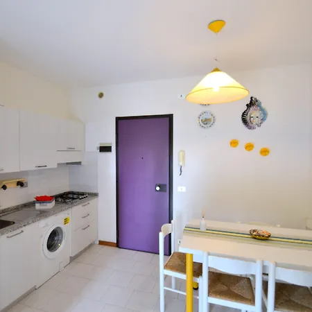 Enjoy Staying In Our Flat شقة *